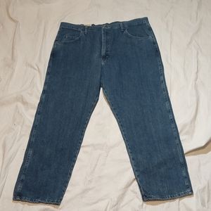 NWT WRANGLER RUGGED WEAR RELAXED FIT JEANS MENS 42X29 SHORT BOOT CUT